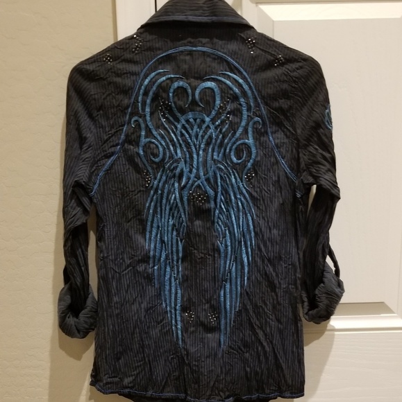 Women’s Roar Button Down Shirt - Picture 1 of 5